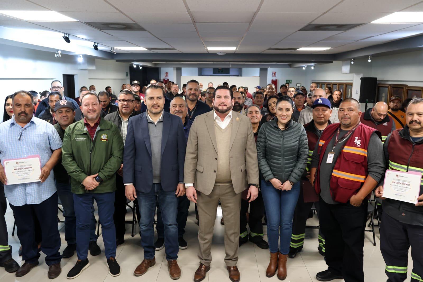 Ismael Burgueño Ruiz conmemora el Día del Recolector en Tijuana, reconociendo la labor incansable de quienes mantienen la ciudad limpia