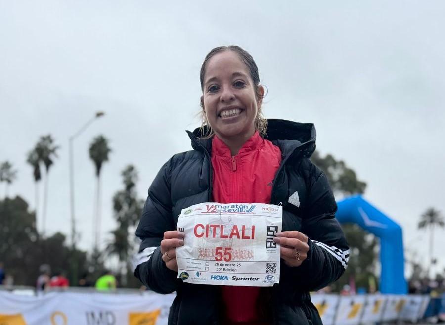 Citlali Moscote destaca en Europa con quinto lugar en el Medio Maratón de Sevilla