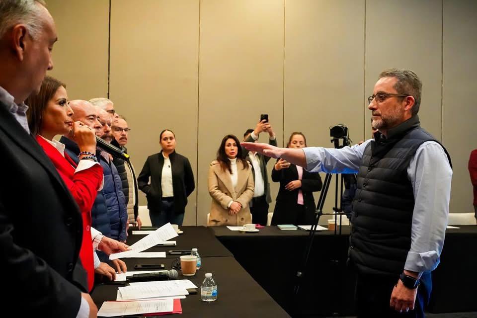 Alcaldesa Claudia Agatón toma protesta a nuevos funcionarios de Proturismo Ensenada